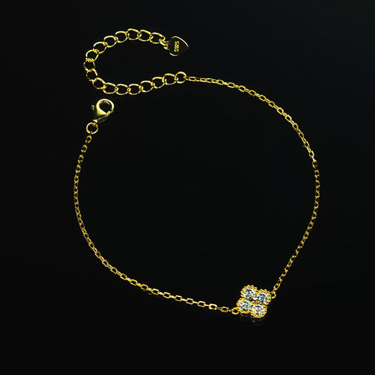 ASN Petit Clover Moissanite Bracelet