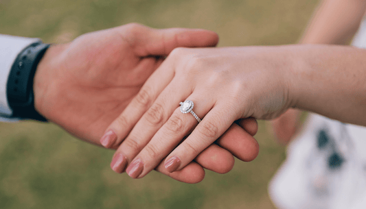 Why Moissanite Engagement Rings Are Gaining Popularity?
